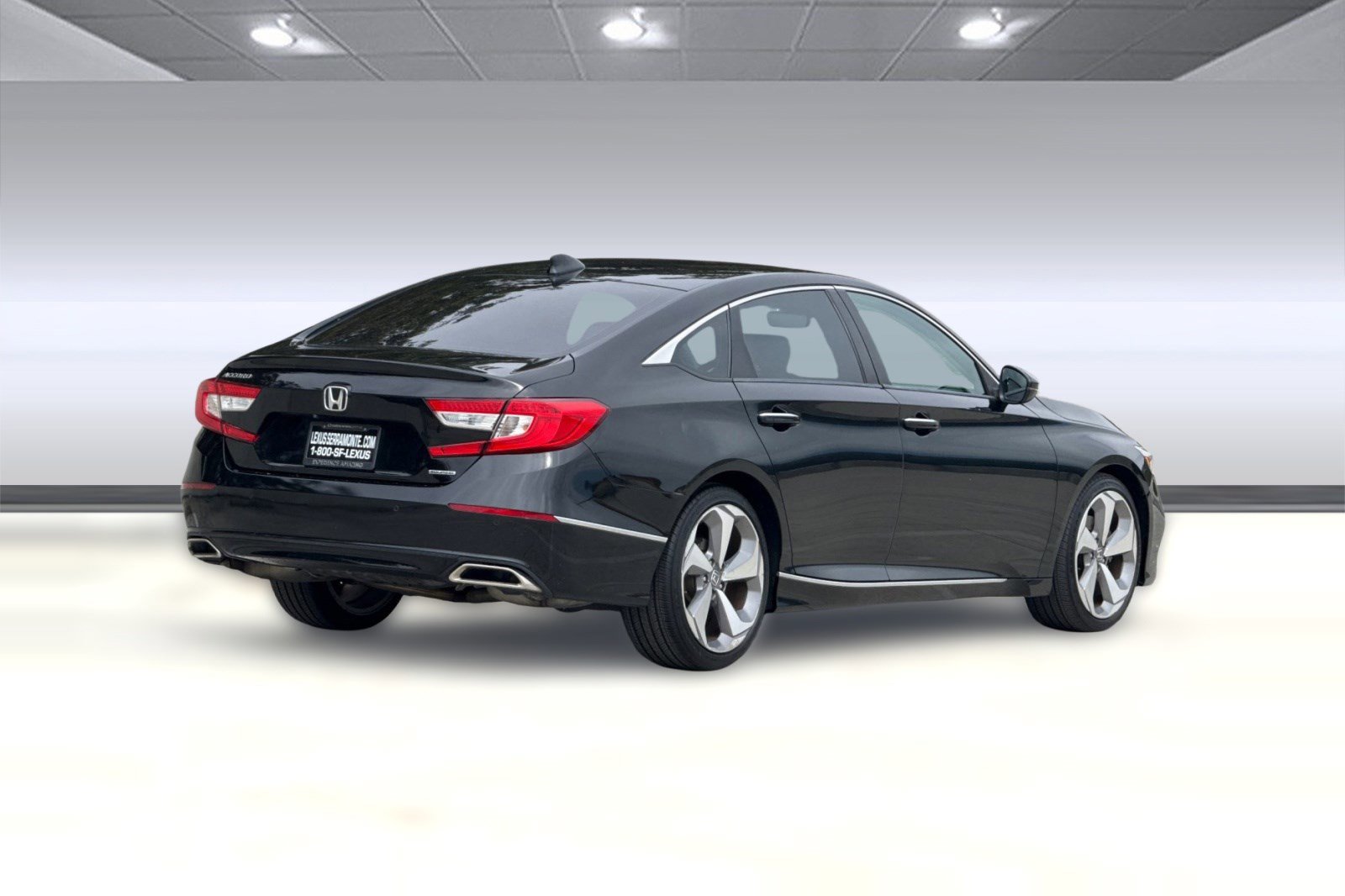 Used 2018 Honda Accord Touring image 8
