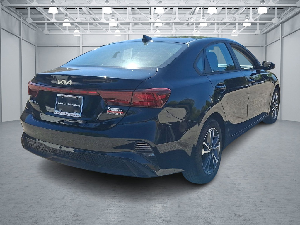 Used 2023 Kia Forte LXS w/ LXS Technology Package FWD image 5