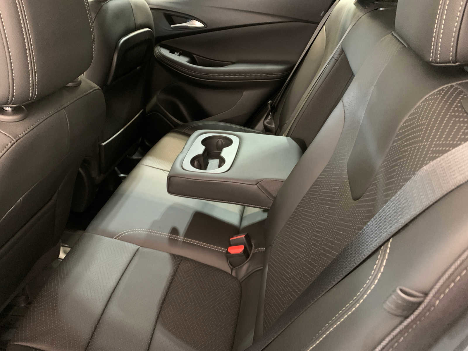 Used 2022 Buick Encore GX Essence w/ Advanced Technology Package image 10