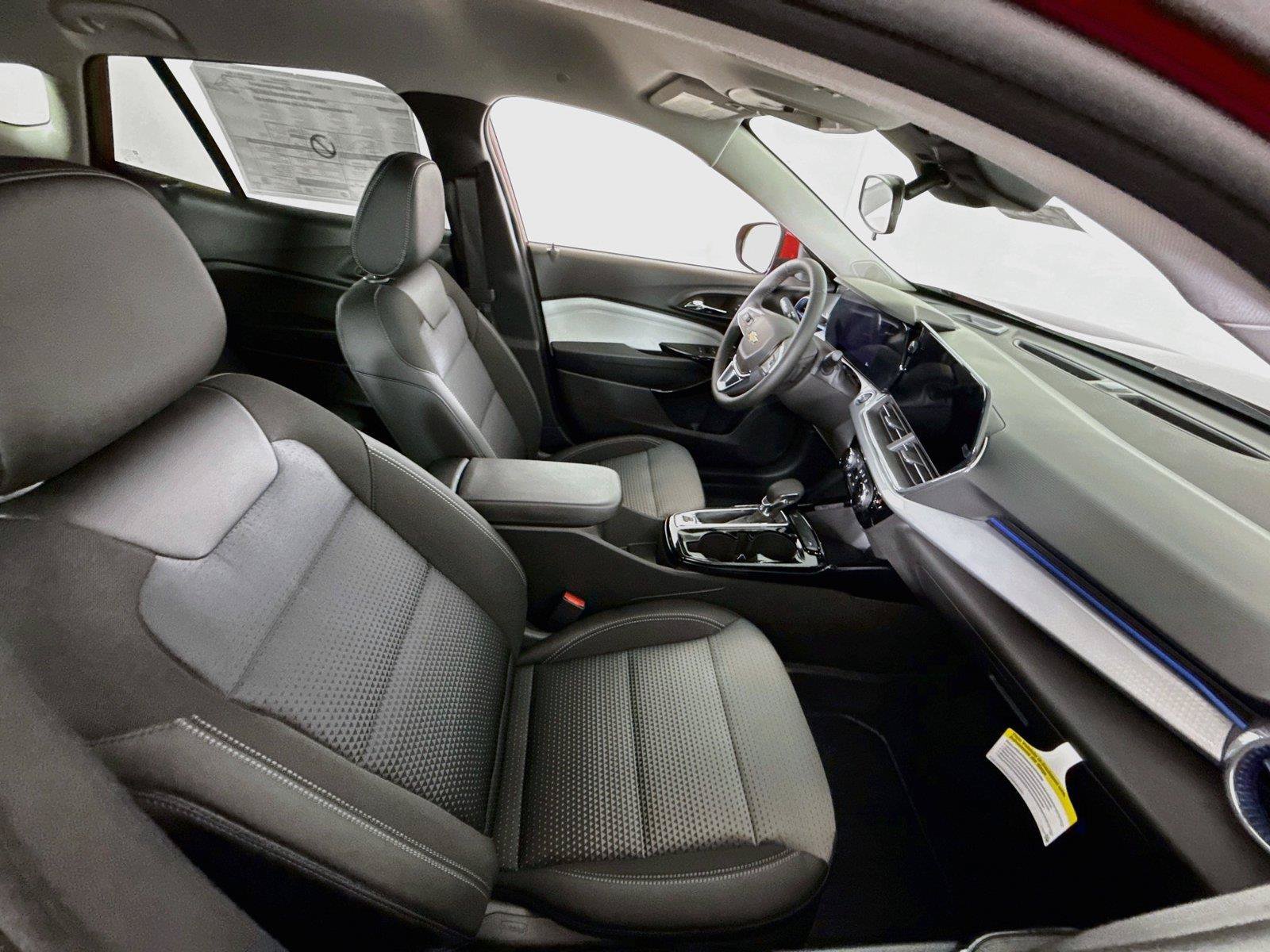 New 2026 Chevrolet Trax LT w/ Driver Confidence Package FWD image 19