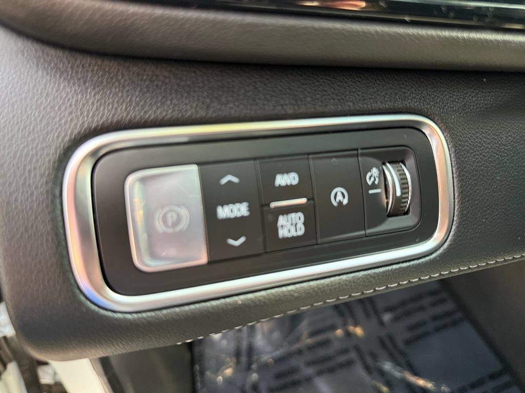 Used 2026 Buick Enclave Sport Touring AWD/4WD image 17