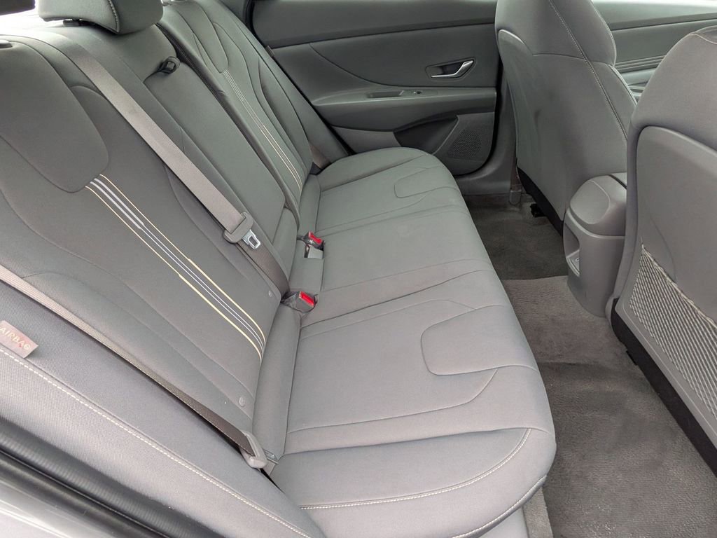 Used 2025 Hyundai Elantra SEL FWD image 23