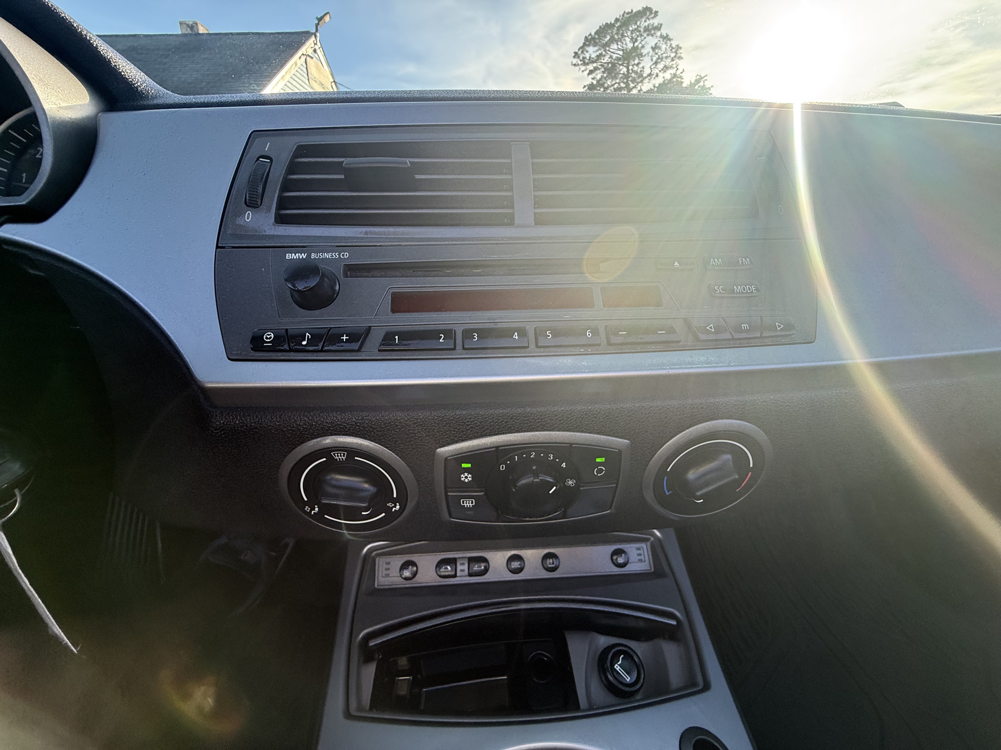 Used 2004 BMW Z4 2.5i RWD image 32