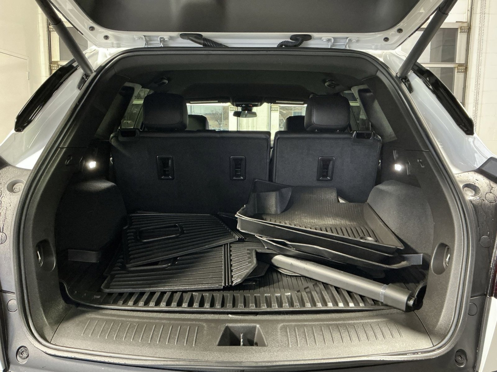 Used 2023 Cadillac XT5 Luxury w/ LPO, Floor Liner Package image 32