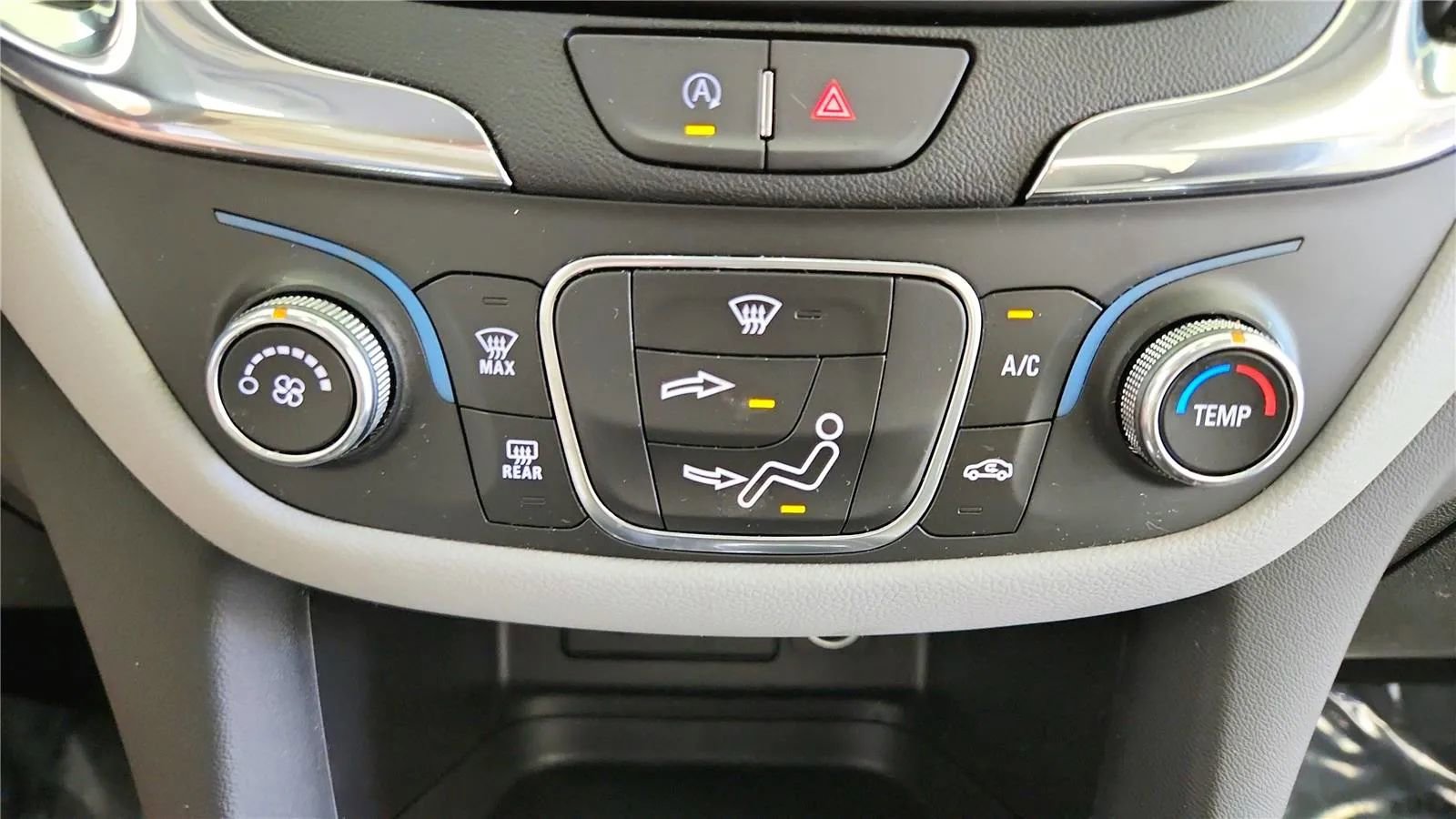 Used 2024 Chevrolet Equinox LS FWD image 29