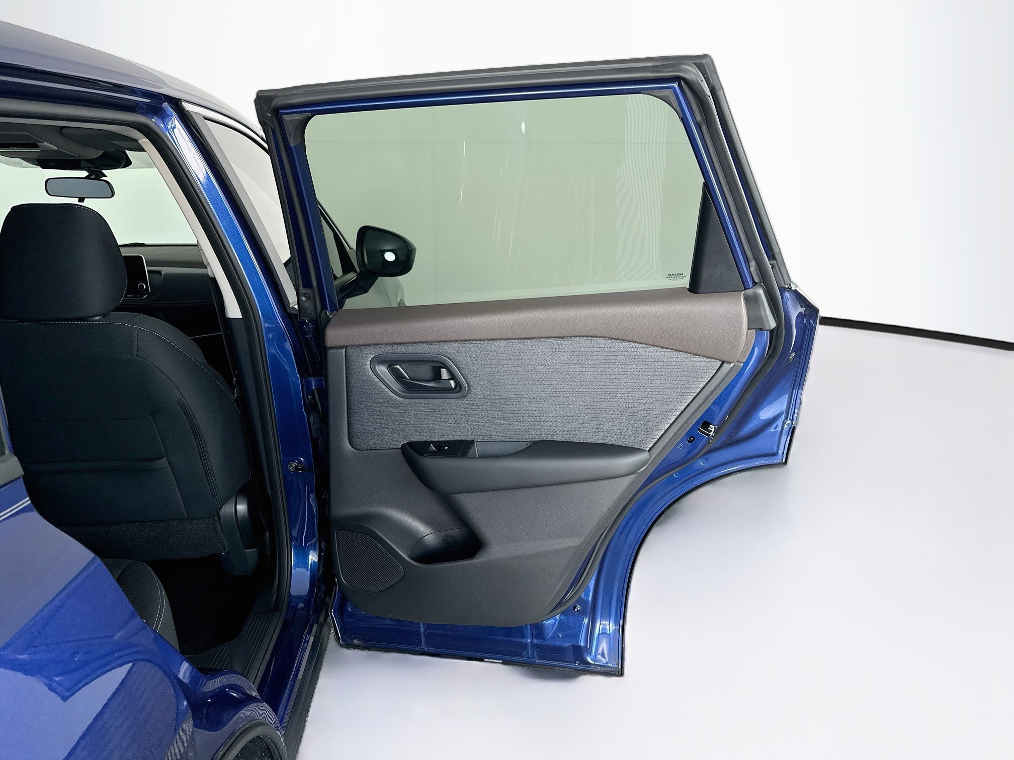 Used 2023 Nissan Rogue S FWD image 31