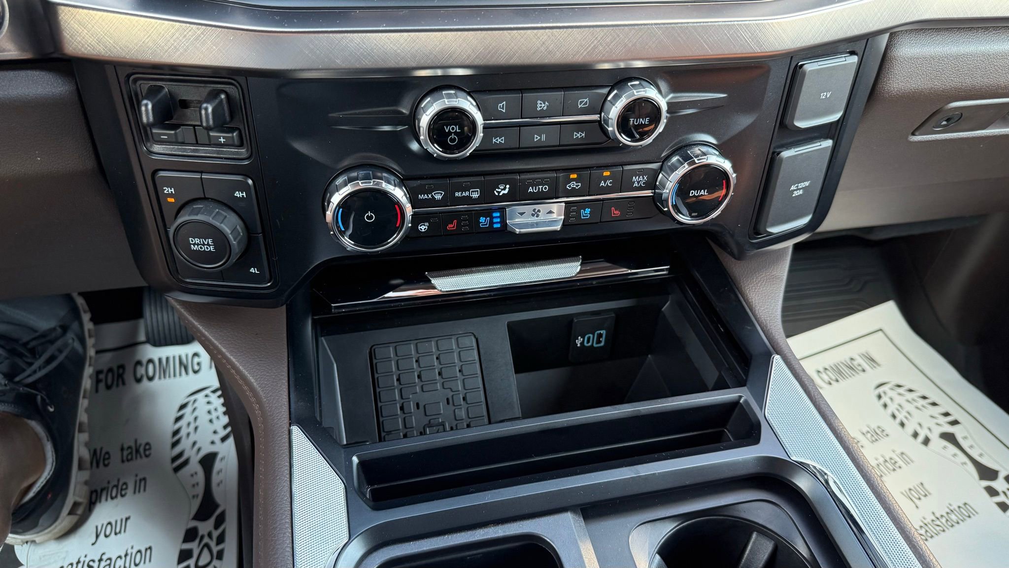 Used 2024 Ford F350 King Ranch w/ Chrome Package image 41