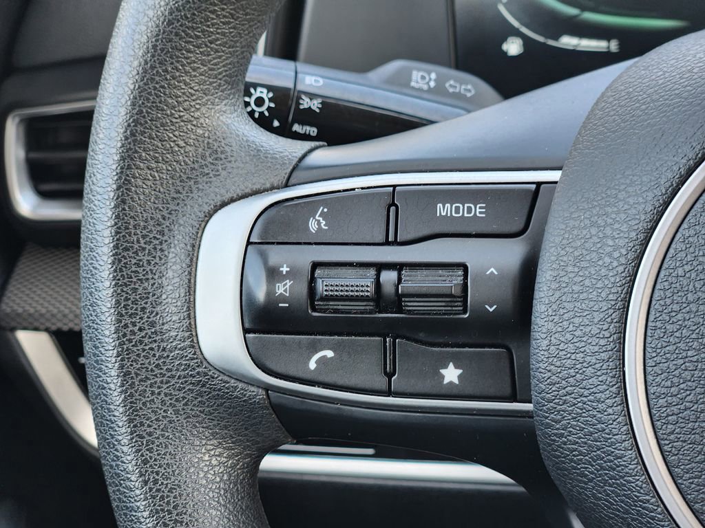 Used 2025 Kia Sportage LX FWD image 27