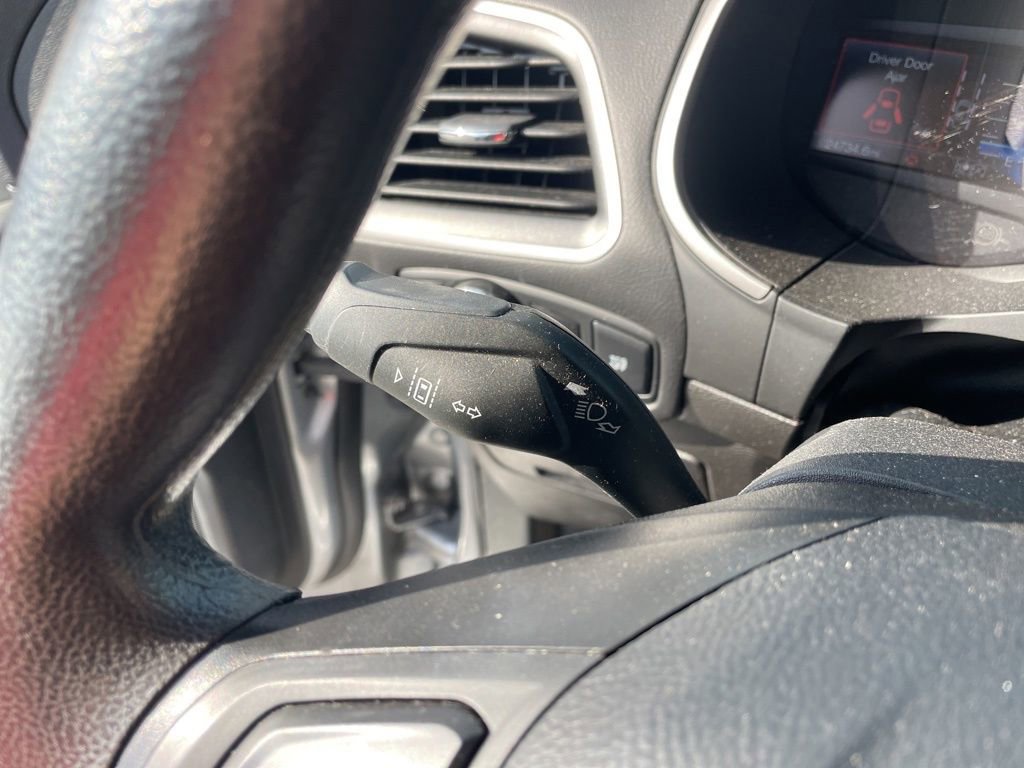 Used 2021 Ford Edge SE image 20