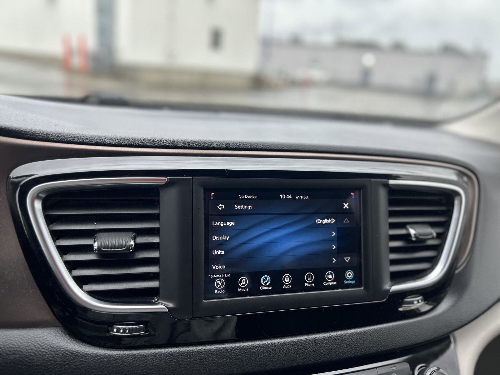 Used 2020 Chrysler Voyager LX FWD image 22