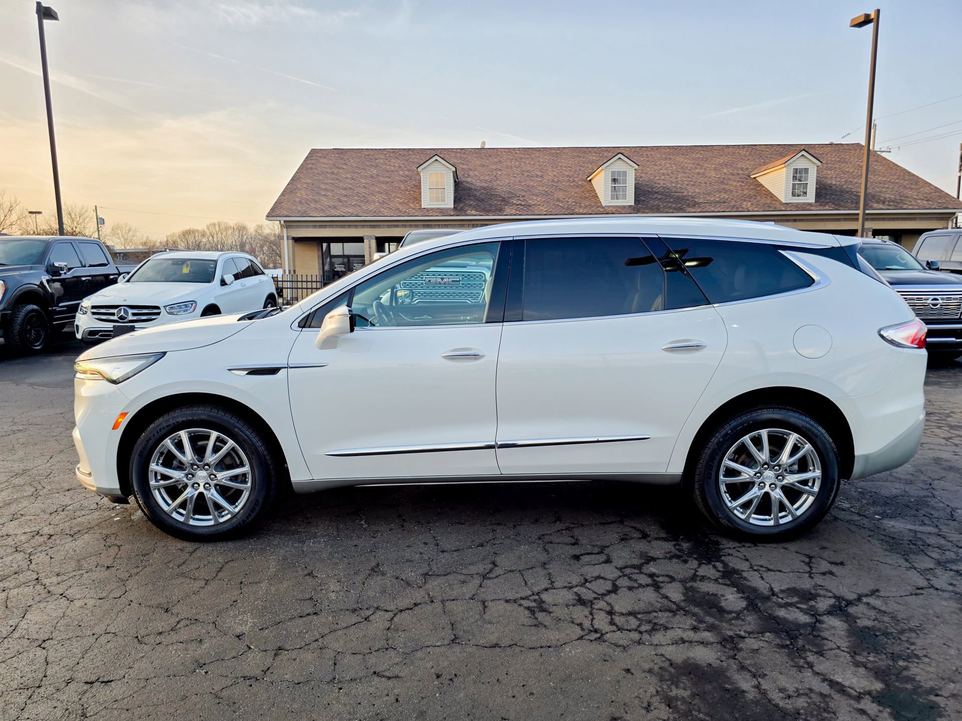Used 2022 Buick Enclave Essence w/ Experience Buick Package image 13