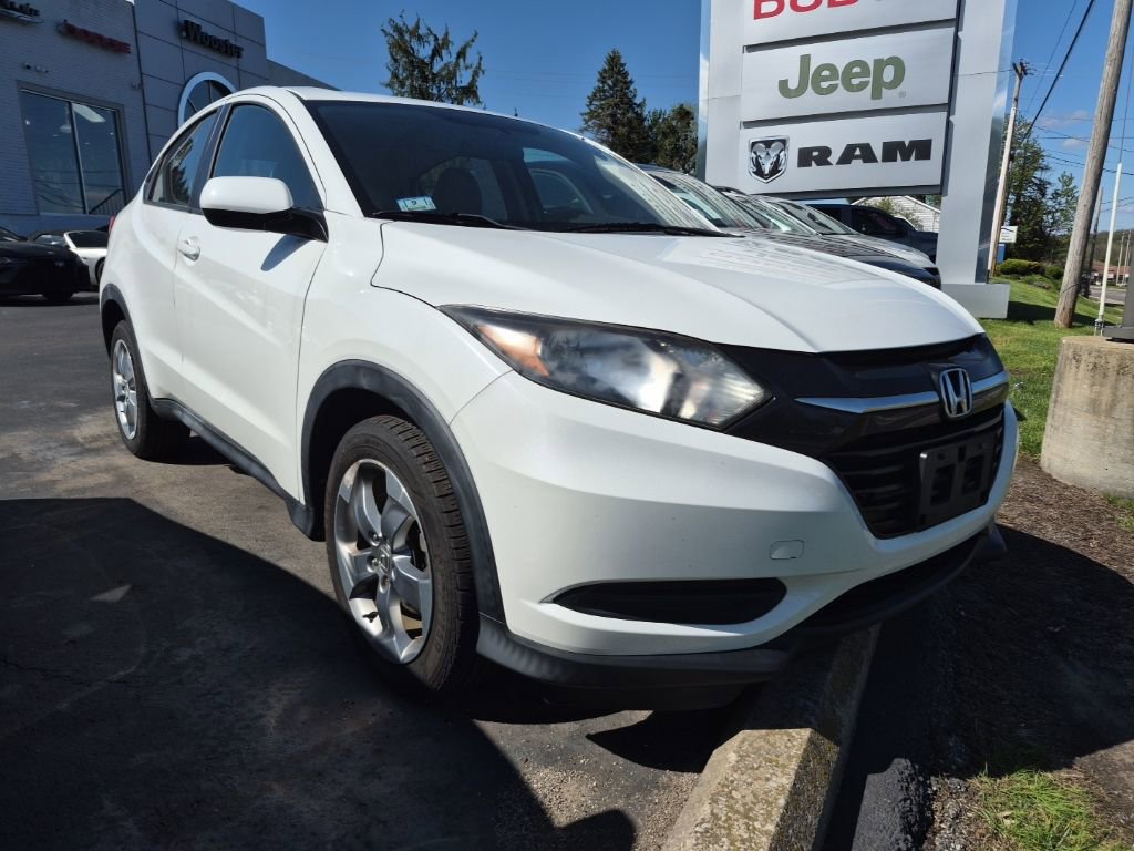 Used 2017 Honda HR-V LX image 1