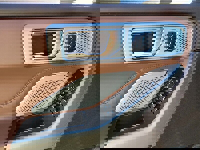 Used 2024 Ford Explorer King Ranch w/ Technology Package image 29