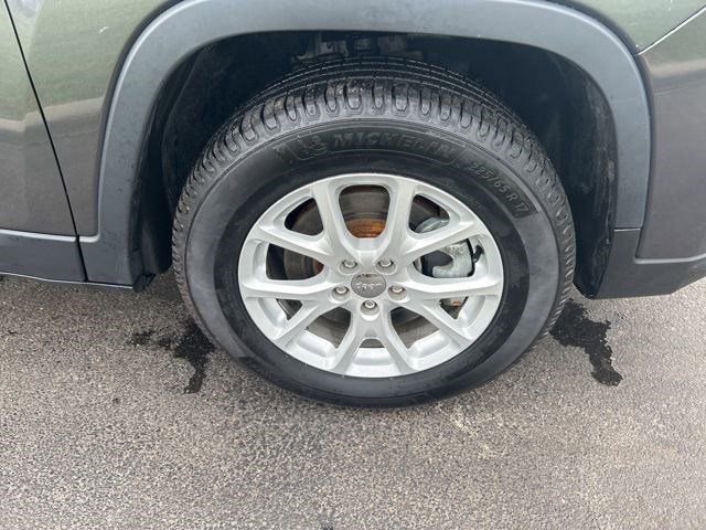 Used 2022 Jeep Cherokee Latitude Lux w/ Sun & Sound Group AWD/4WD image 48