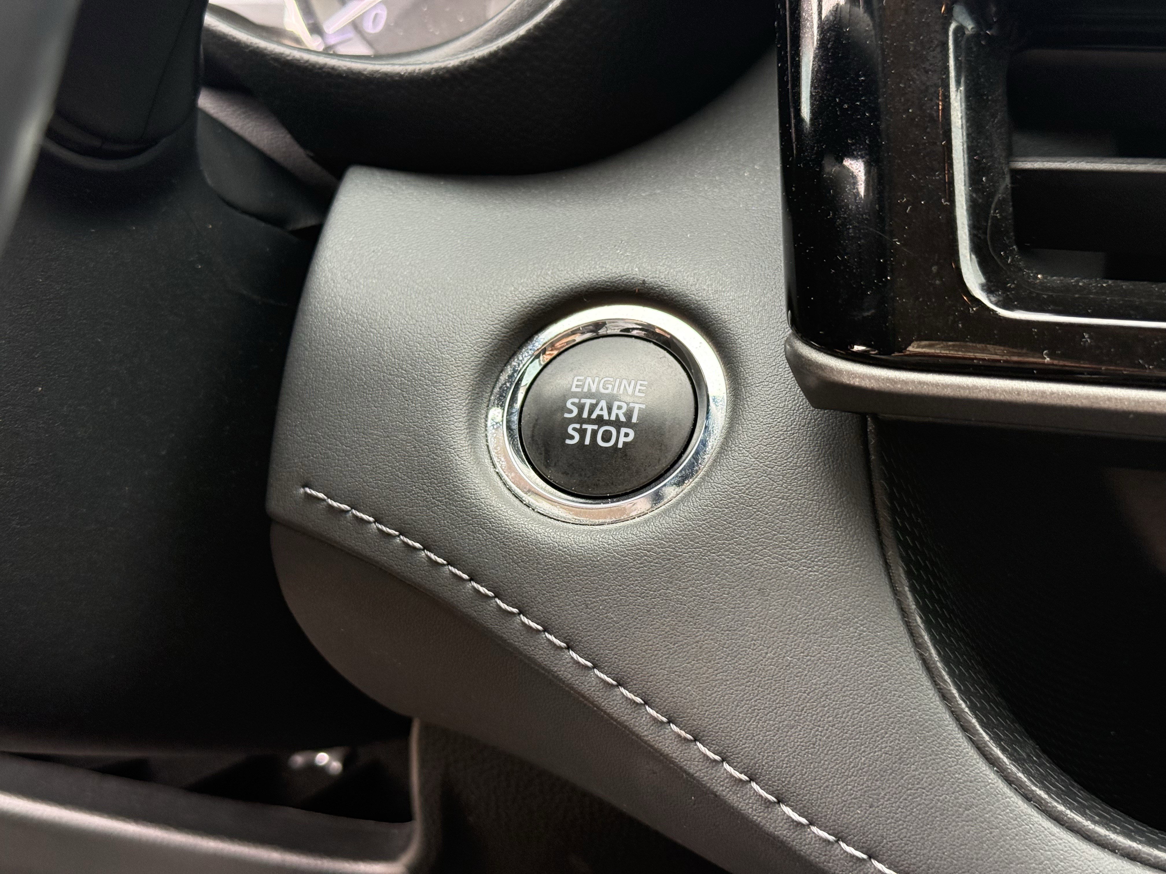 Used 2023 Toyota Highlander L image 25