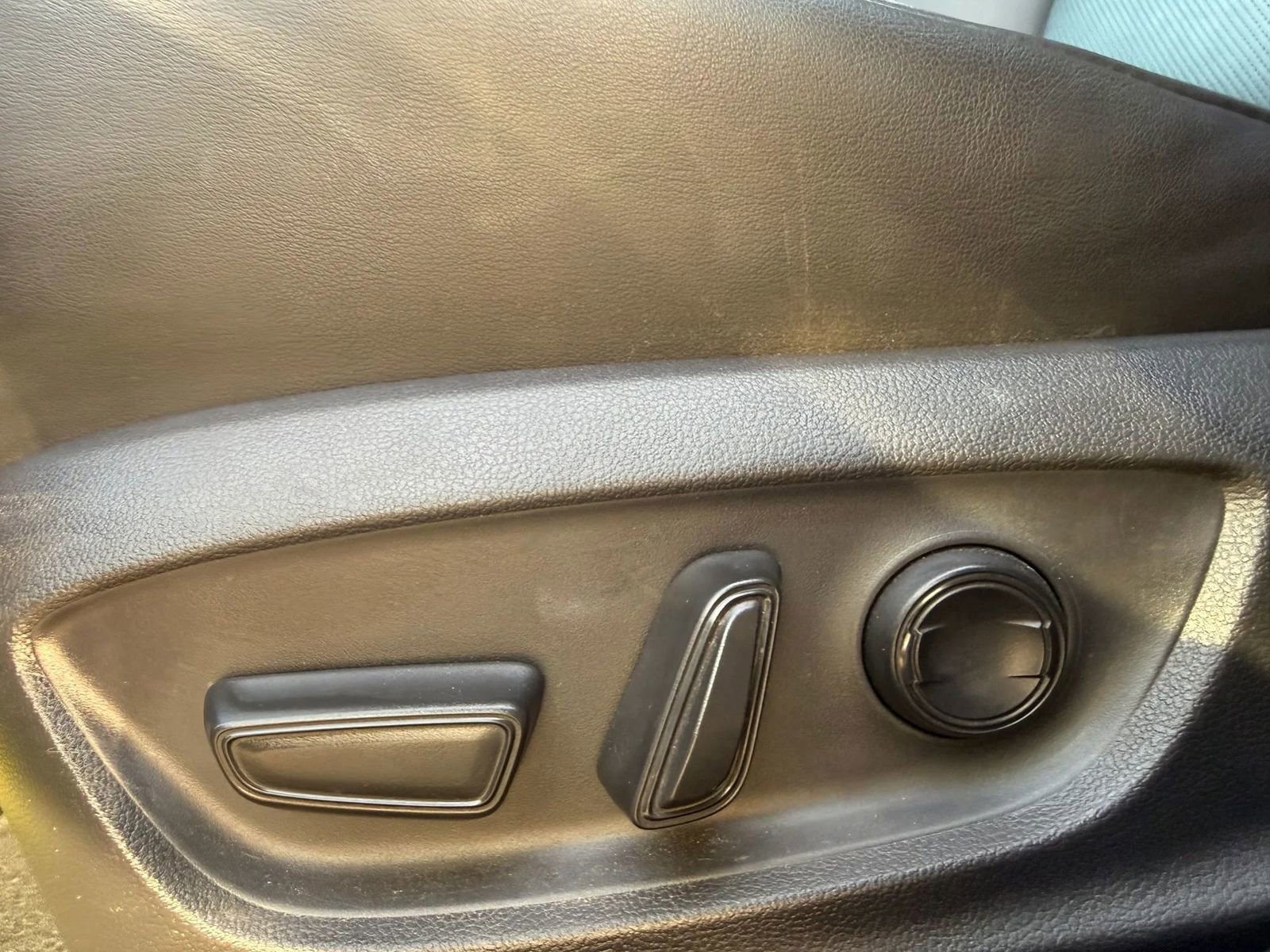 Used 2023 Toyota Prius XLE image 12