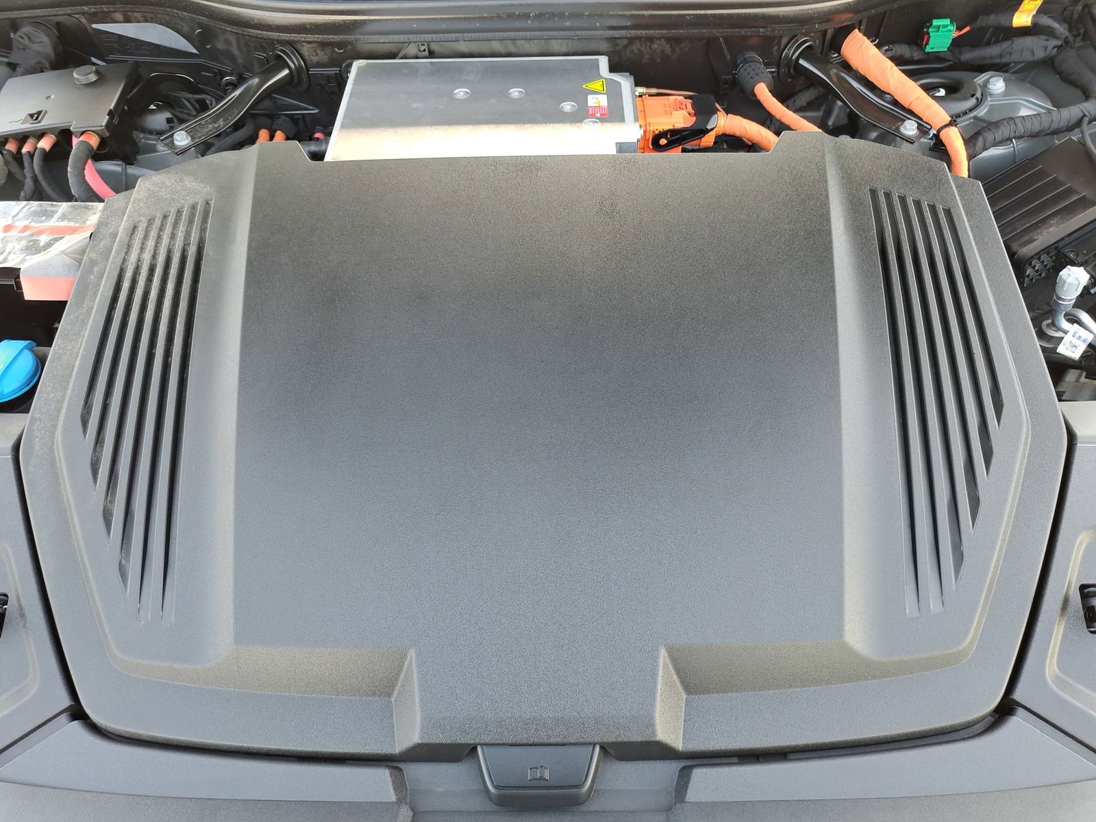 Certified 2024 Audi Q8 e-tron Premium Plus w/ Premium Plus Package image 34