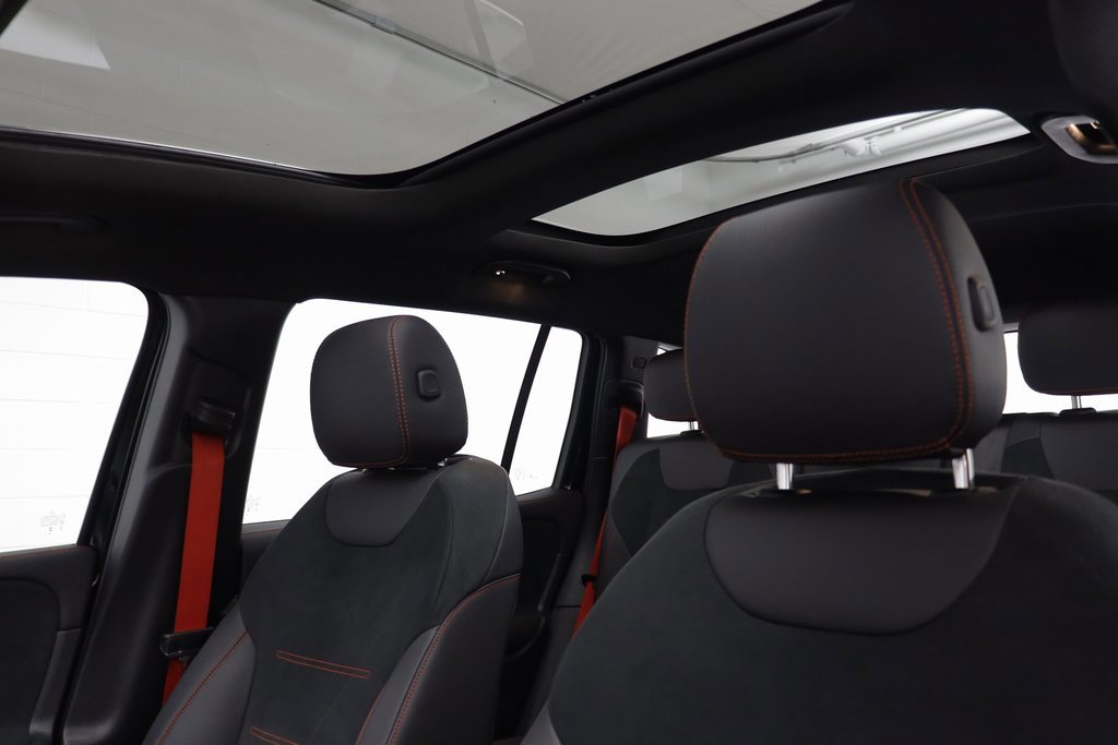 Used 2025 Mercedes-Benz GLB 35 AMG 4MATIC image 13