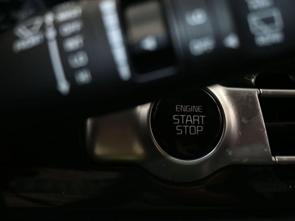 Used 2023 Kia Seltos SX image 28