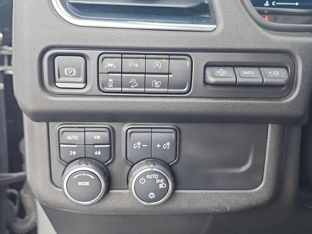 Certified 2023 Chevrolet Suburban High Country AWD/4WD image 18