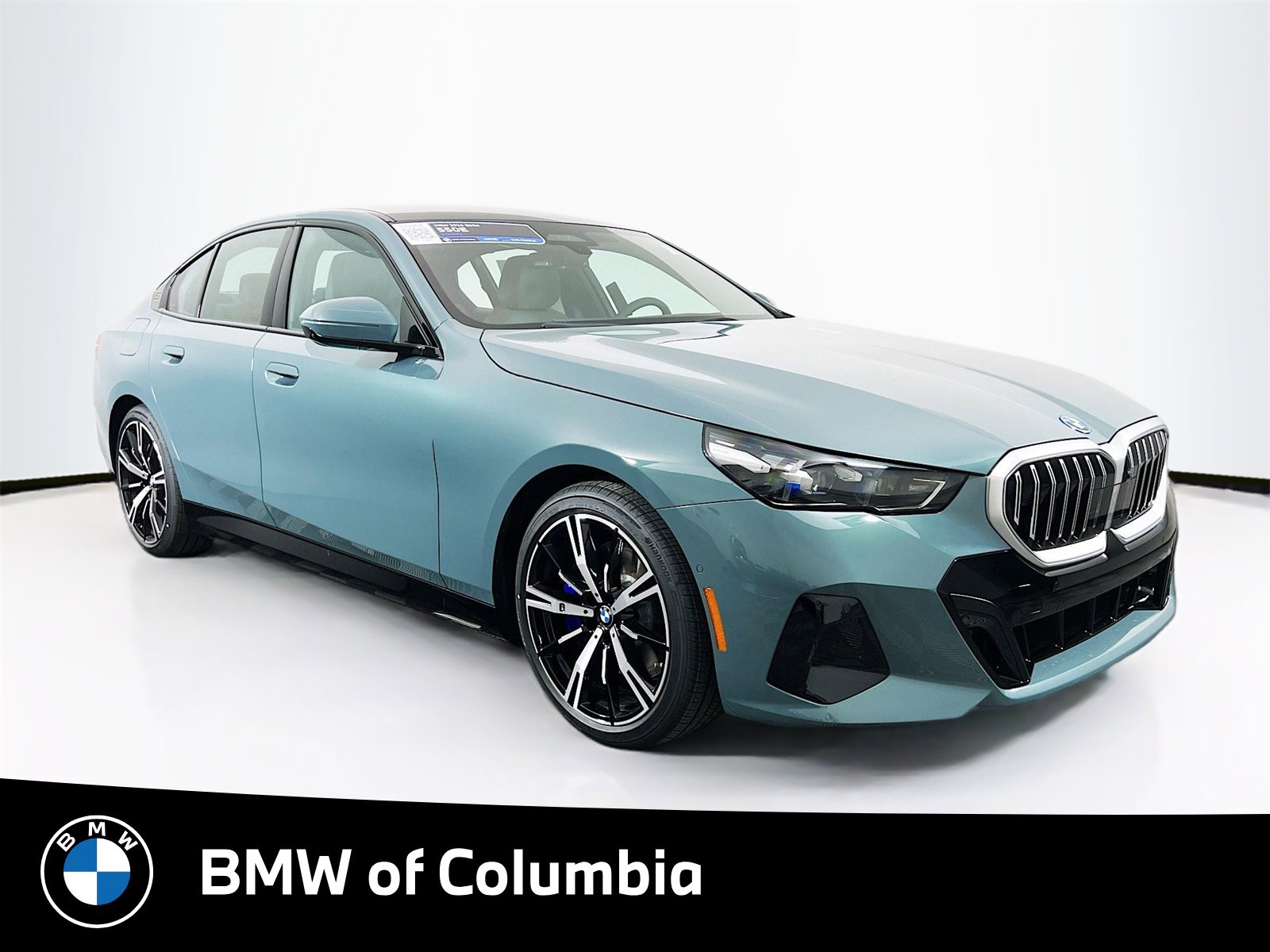 New 2026 BMW 550e xDrive w/ Executive Package image 1