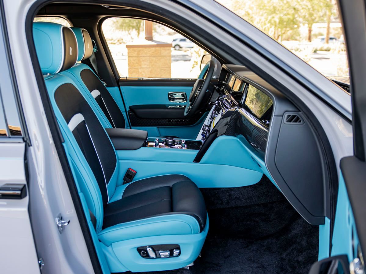 Certified 2025 Rolls-Royce Cullinan Black Badge image 34