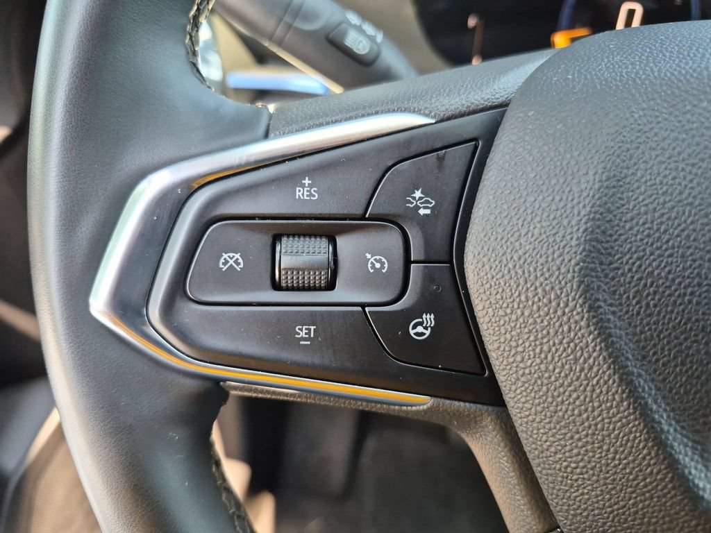 Used 2025 Chevrolet Trax LT w/ LT Convenience Package FWD image 20