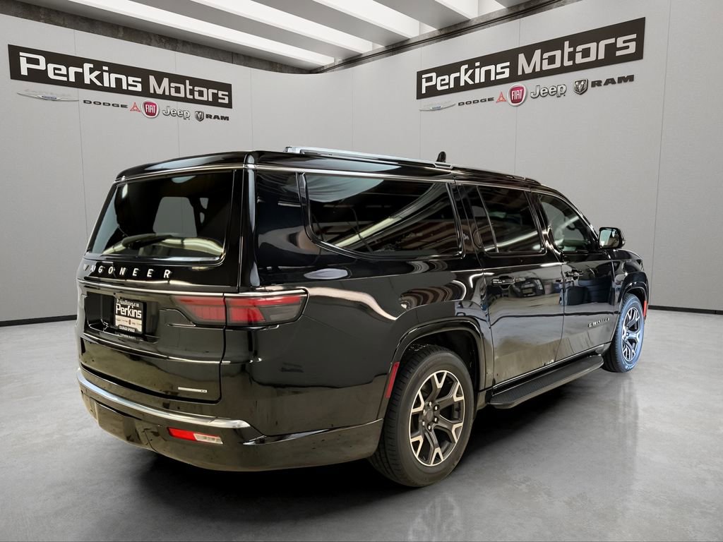 Used 2024 Jeep Wagoneer L Series III w/ Flexible Seating Group image 4