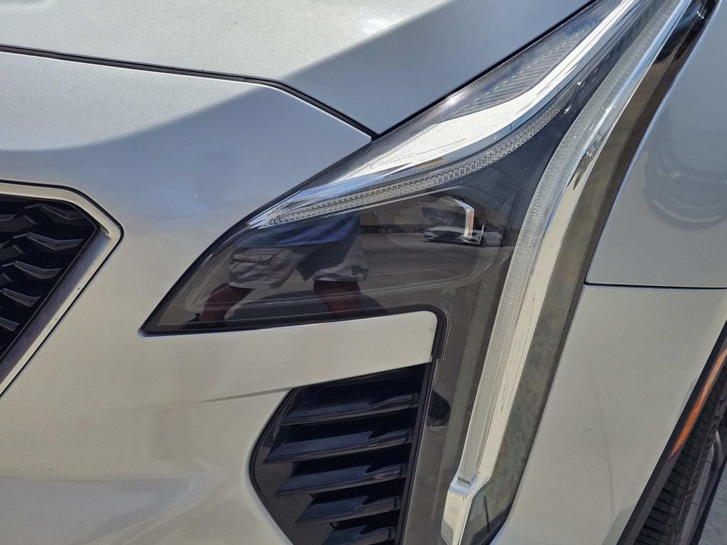 Used 2019 Cadillac XT4 Sport w/ Driver Awareness Package FWD image 7