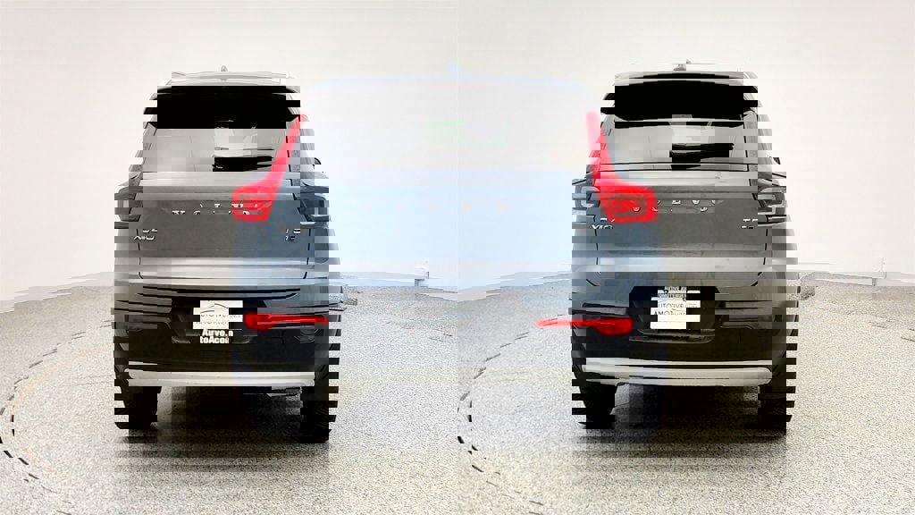 Used 2020 Volvo XC40 T5 Momentum image 6