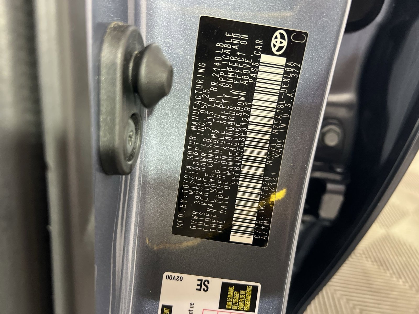 Used 2025 Toyota Corolla LE w/ LE Premium Package image 28