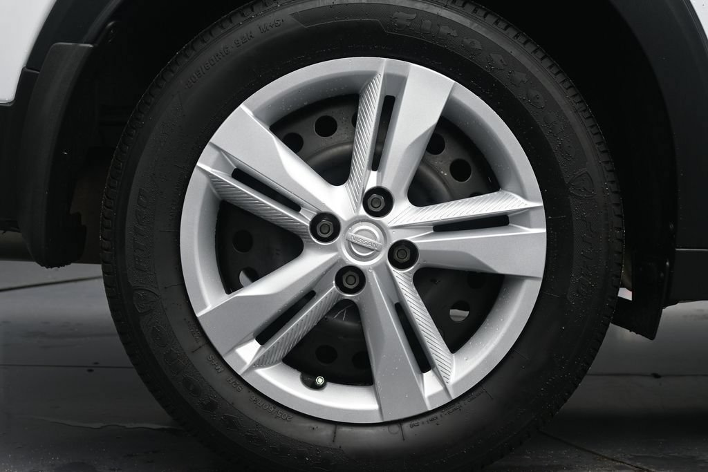 Certified 2025 Nissan Kicks Play S FWD image 12