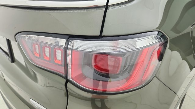 Used 2019 Jeep Compass Latitude FWD image 37