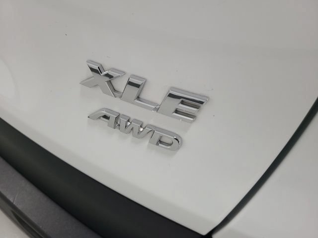 Used 2024 Toyota RAV4 XLE AWD/4WD image 8