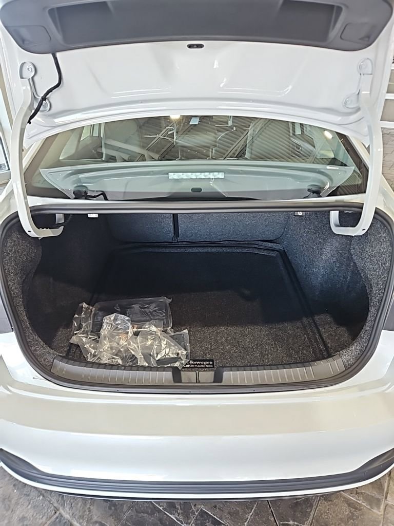 New 2026 Volkswagen Jetta SE FWD image 19