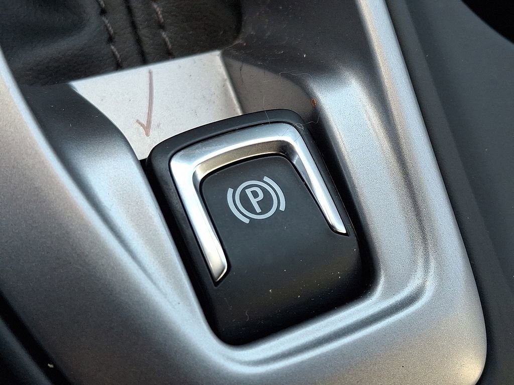 Used 2025 Chevrolet Trax LS w/ LS Convenience Package image 22