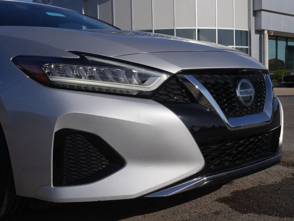 Used 2021 Nissan Maxima 3.5 SV w/ Floor Mat Group FWD image 3