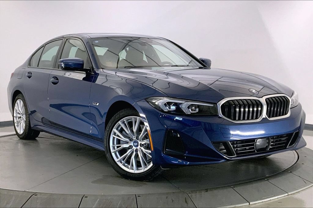 Certified 2023 BMW 330e xDrive AWD/4WD image 33