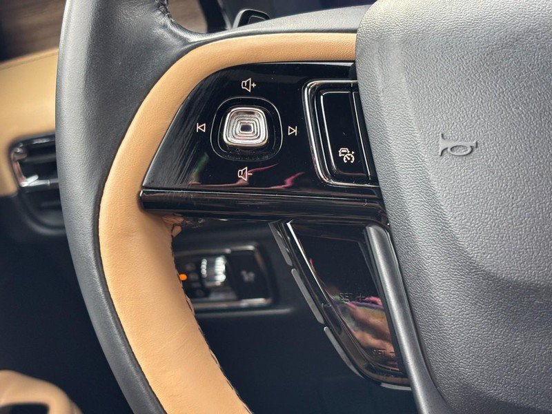 Used 2023 Lincoln Corsair Reserve FWD image 19