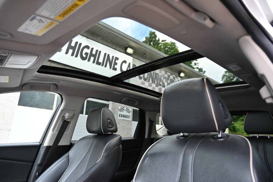 Used 2019 Acura RDX w/ Advance Package AWD/4WD image 3