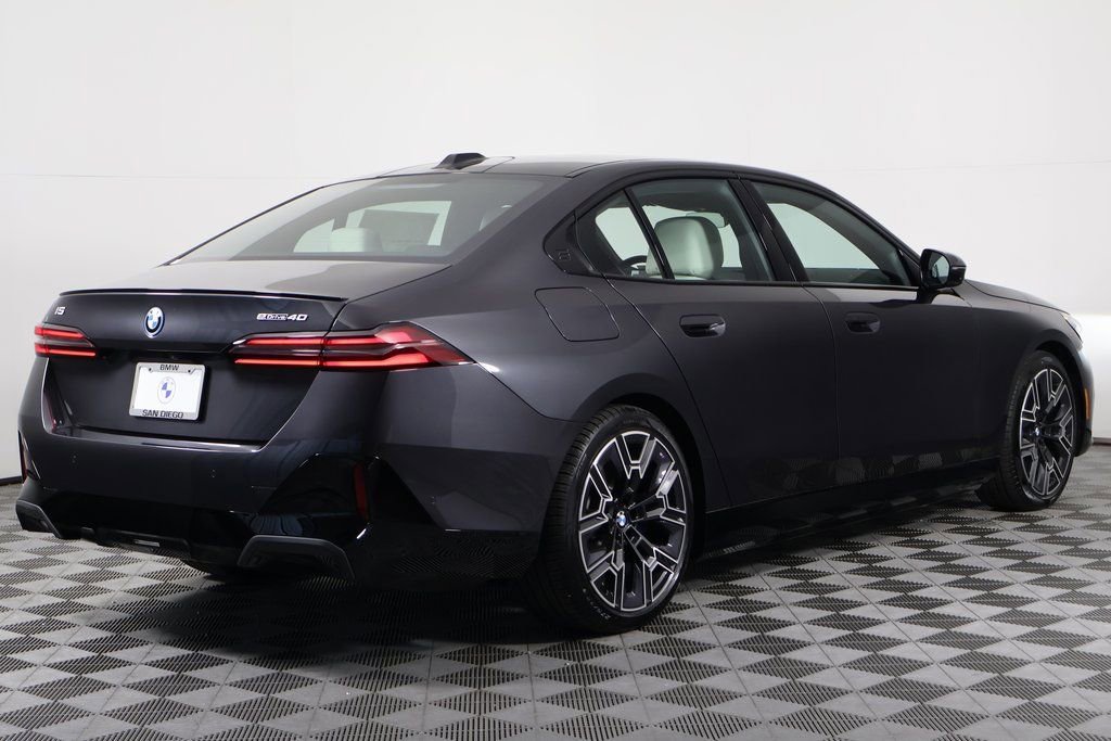 New 2026 BMW i5 eDrive40 w/ M Sport Package image 2