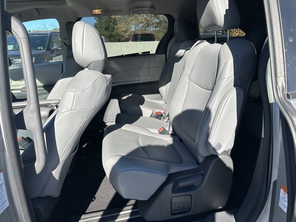 Certified 2024 Toyota Sienna XLE image 9