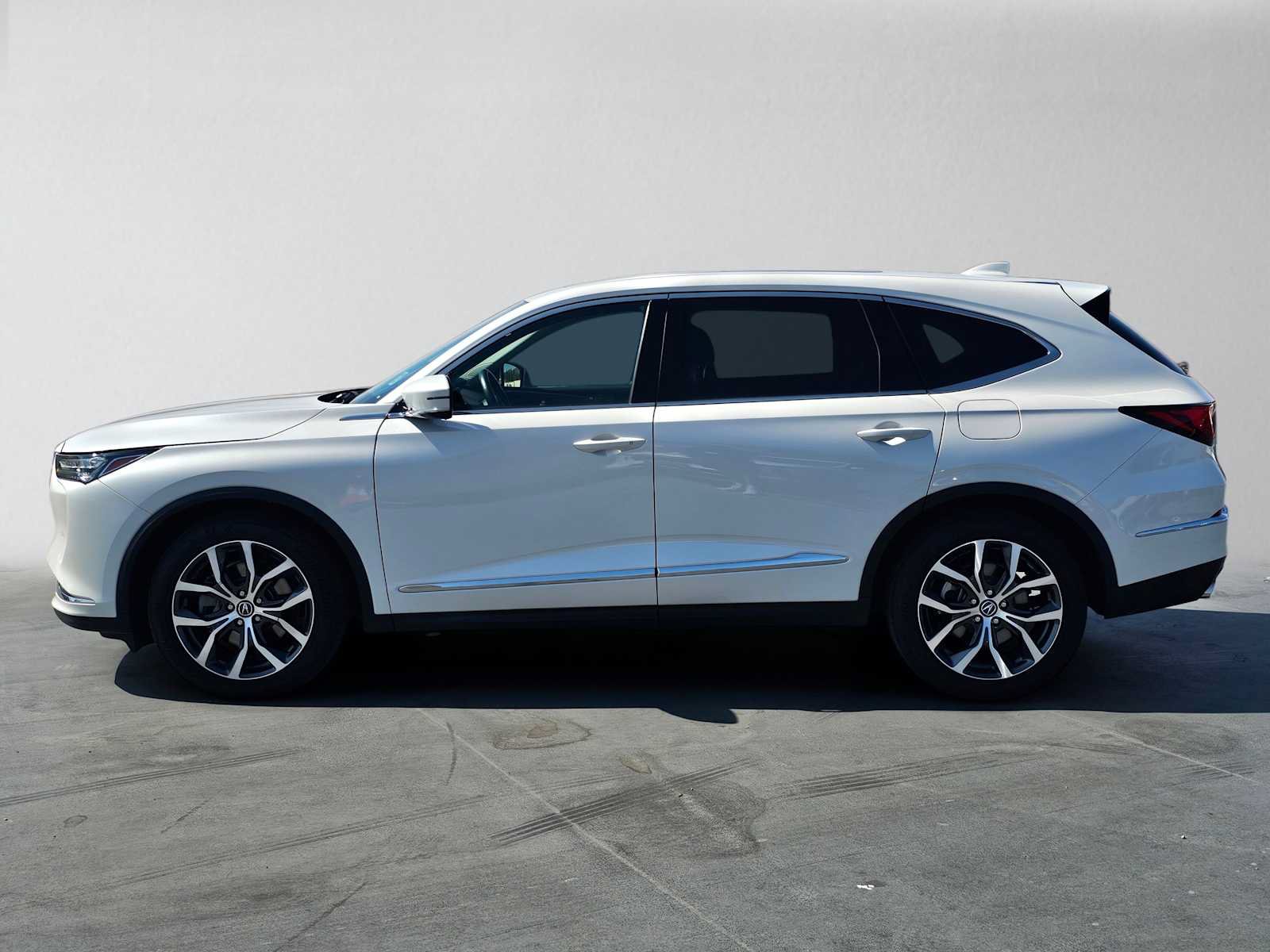 Certified 2023 Acura MDX w/ Technology Package FWD image 6