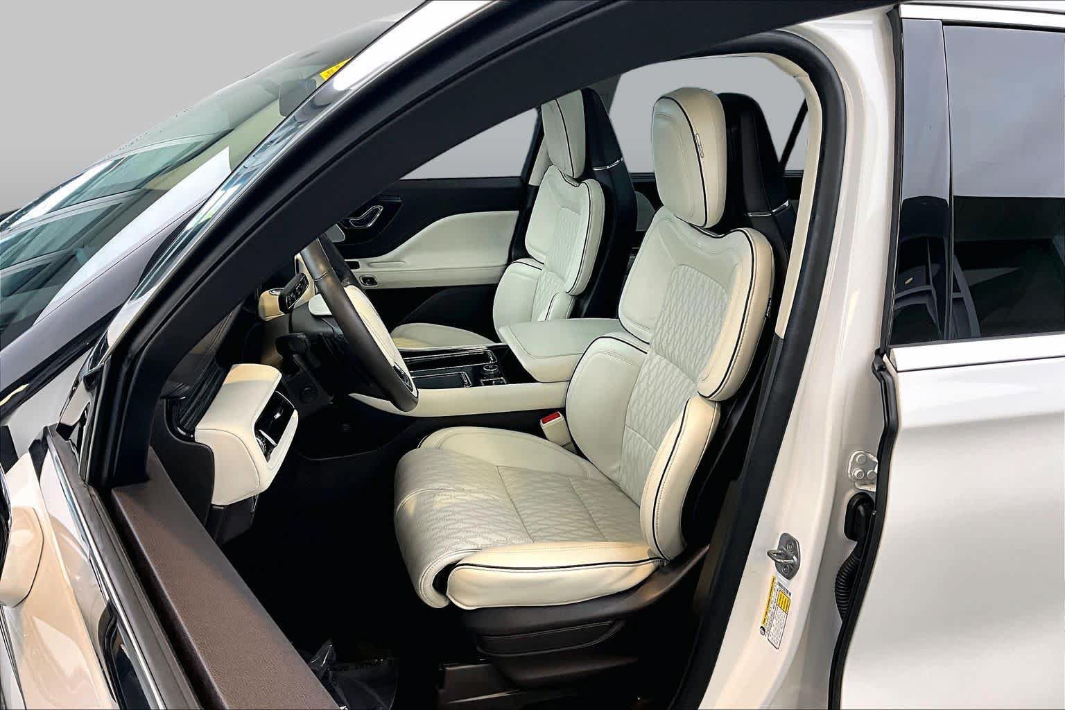 Used 2022 Lincoln Aviator Black Label w/ Dynamic Handling Package AWD/4WD image 8