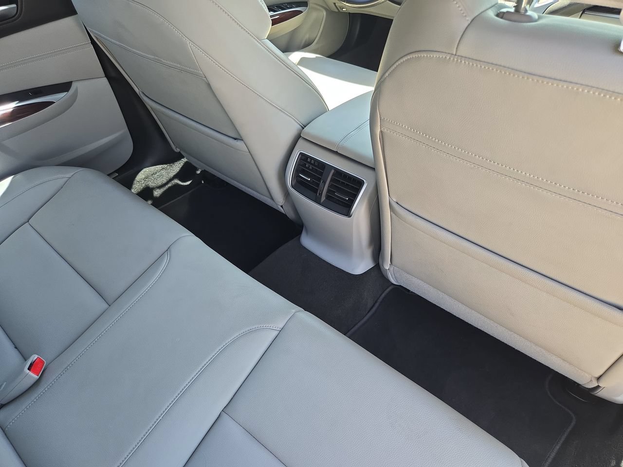 Used 2016 Acura TLX FWD image 11