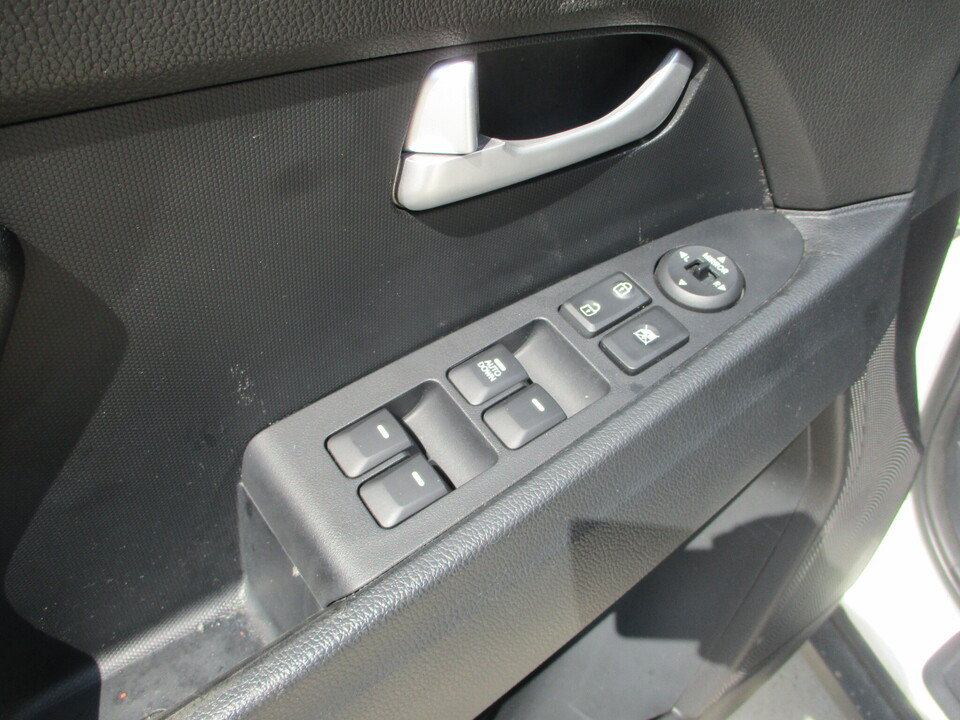 Used 2016 Kia Sportage LX FWD image 23