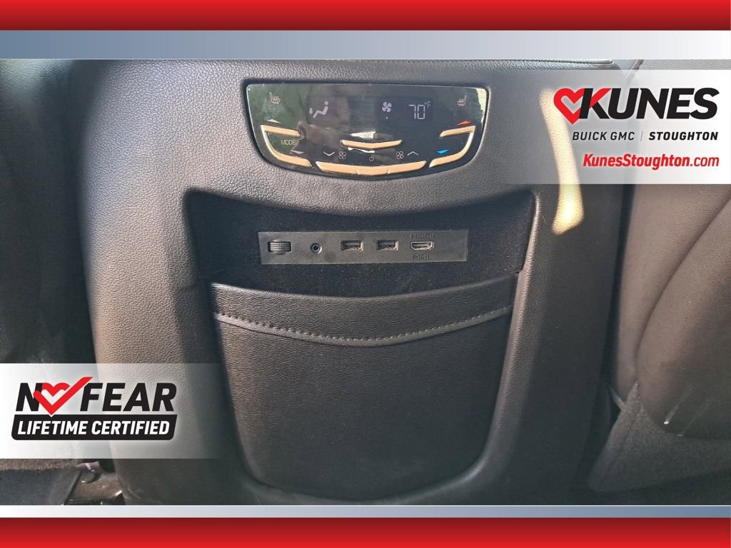 Used 2018 Cadillac Escalade Premium Luxury image 40