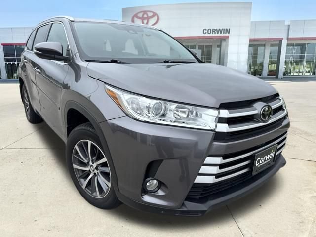 Used 2017 Toyota Highlander XLE w/ Protection Package #3 AWD/4WD image 33