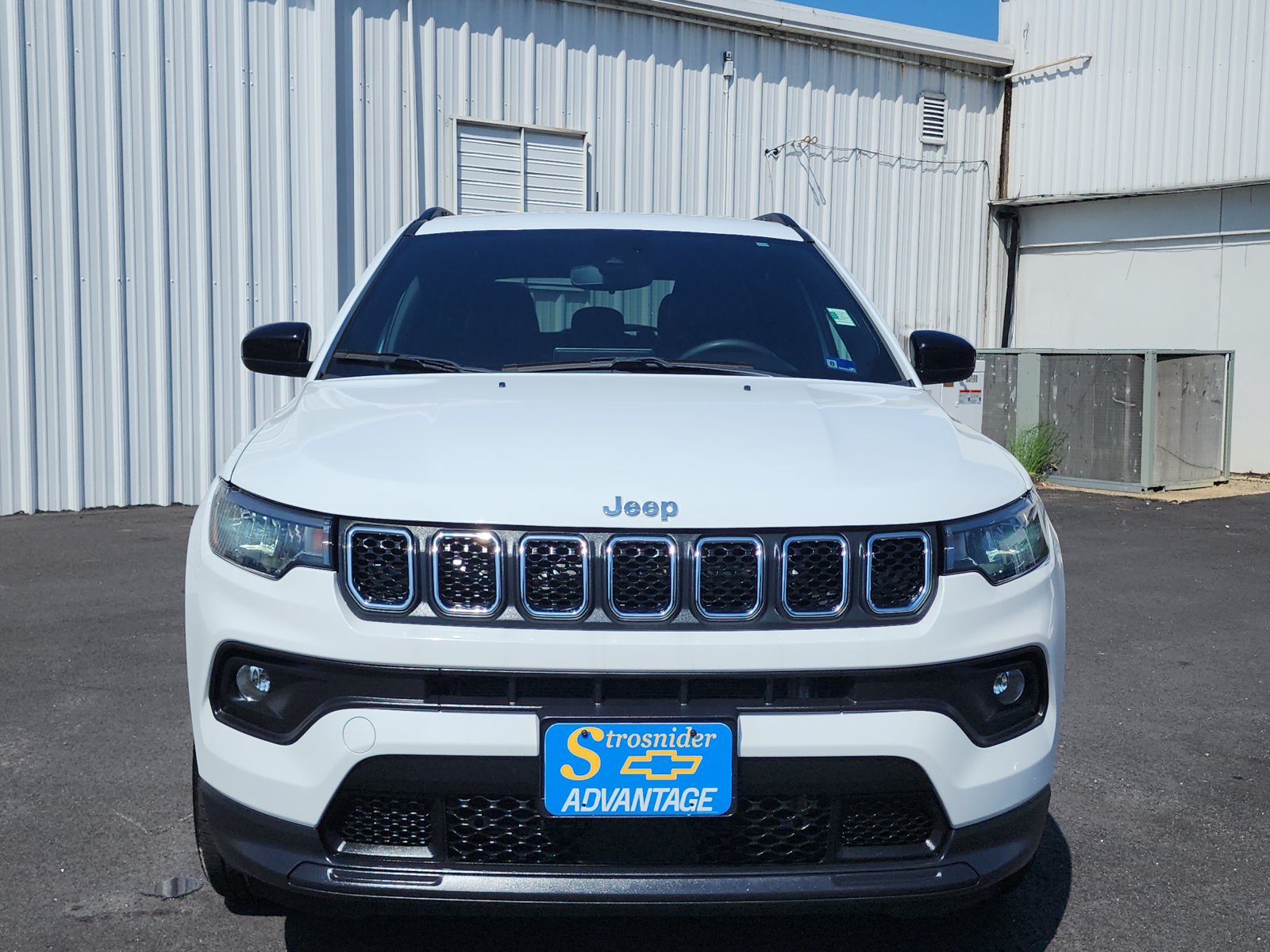 Used 2023 Jeep Compass Latitude AWD/4WD image 8