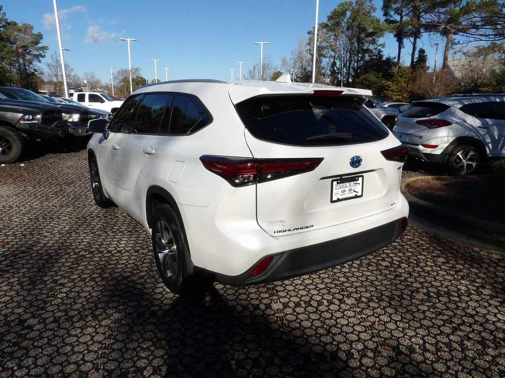 Used 2022 Toyota Highlander XLE image 7